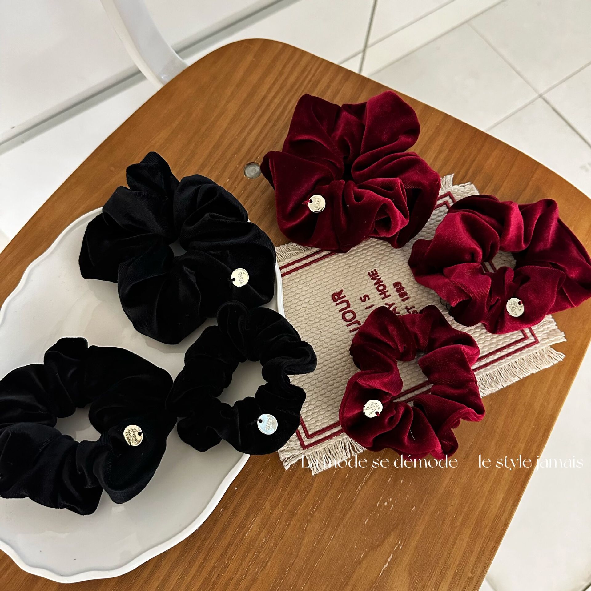 Woman Elegant Velvet Elastics  - Tablet Holder Accessories ulasan dan harga