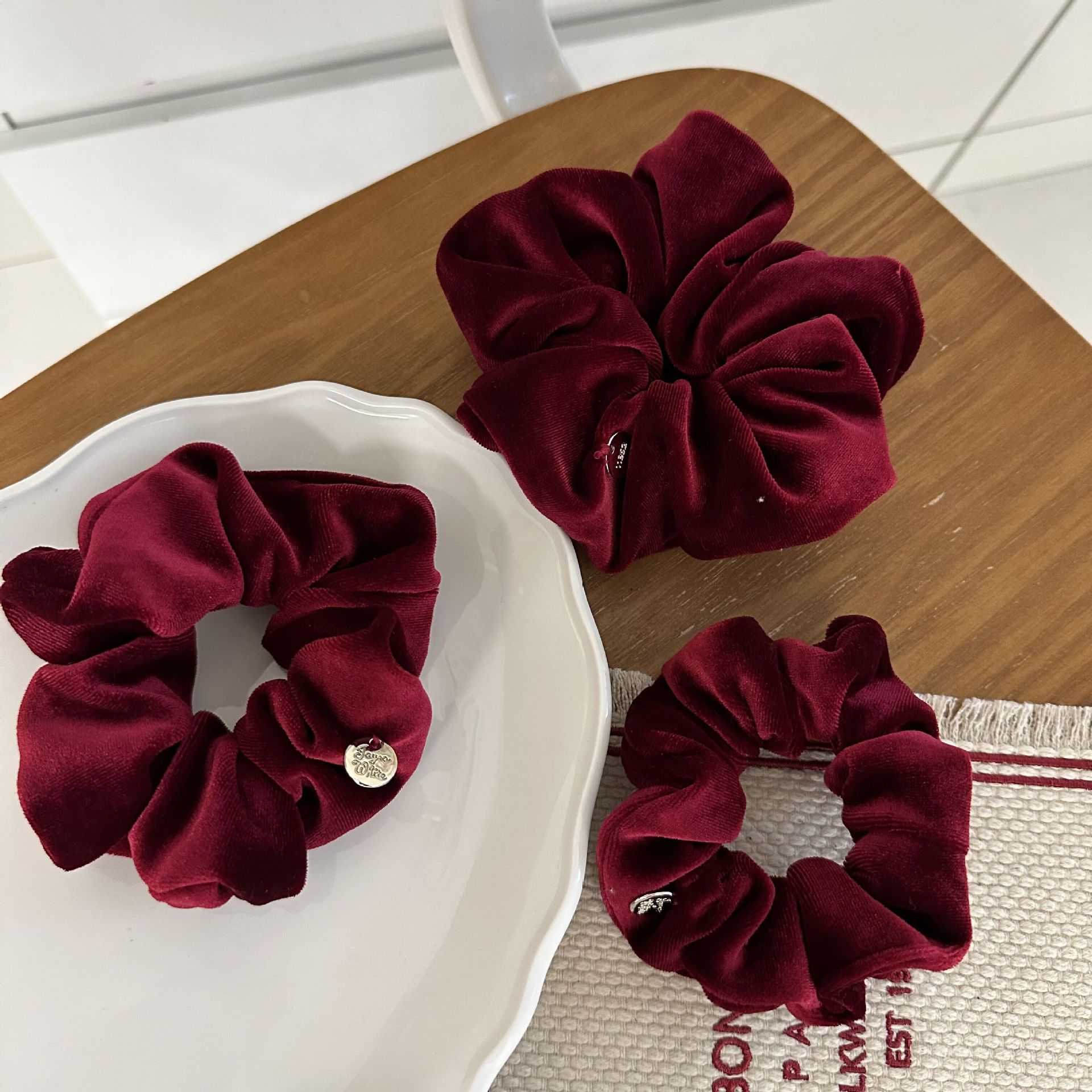 Woman Elegant Velvet Elastics  - Tablet Holder Accessories ulasan dan harga